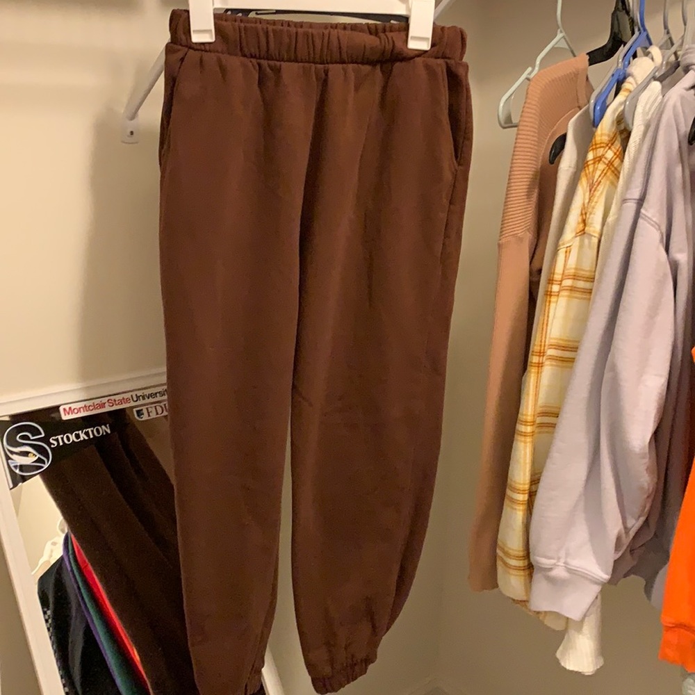Large Zara brown sweats fit as size M